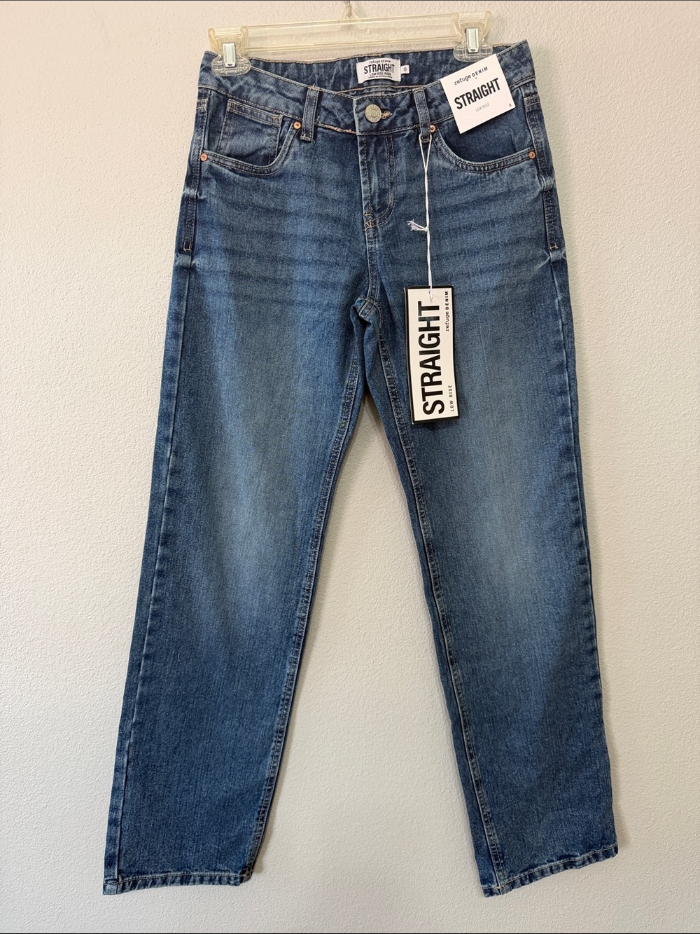 Refuge Denim Straight Low Rise Women’s Jeans Size 0 Medium Wash Distressed